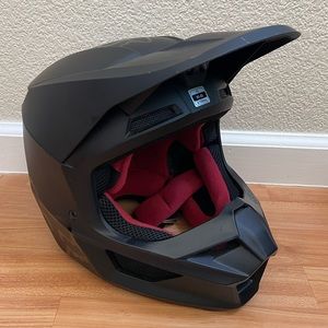 Fox Racing v1 Matte Helmet